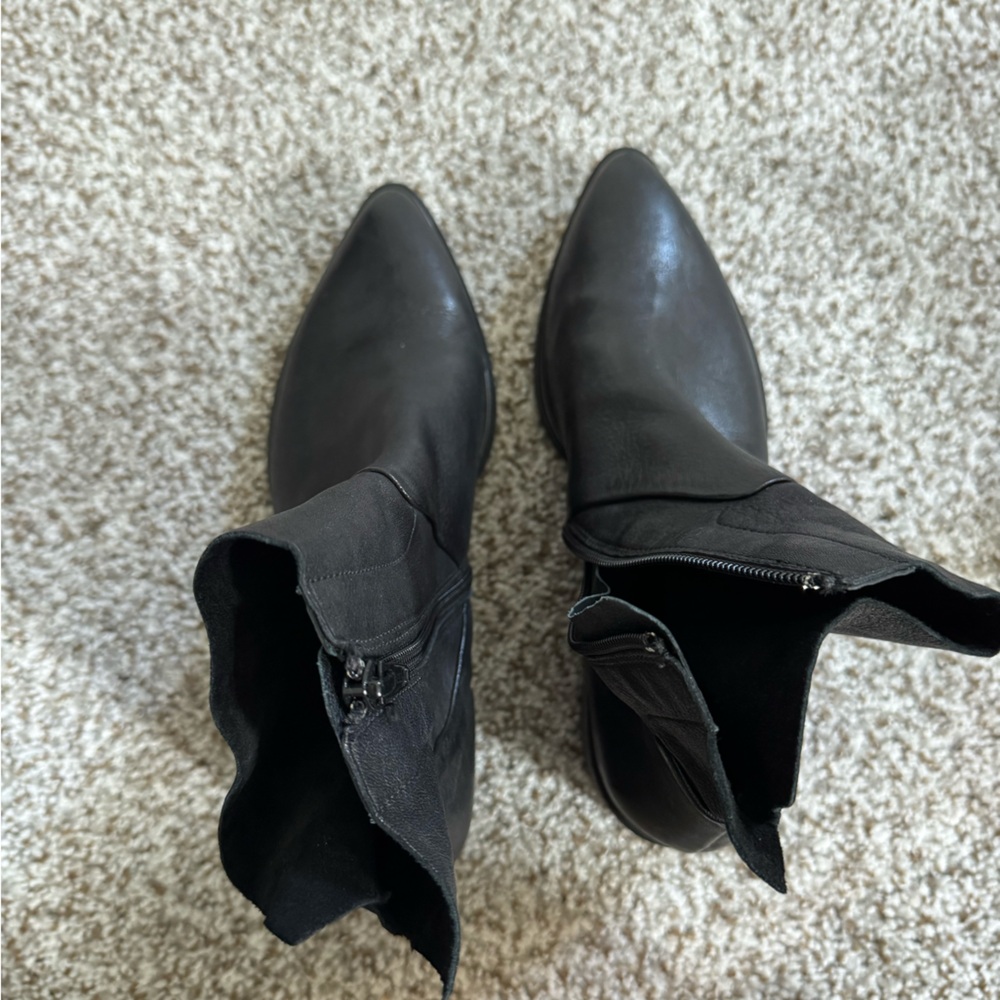 Paul Green Black Ankle Booties with Pointed Toe
